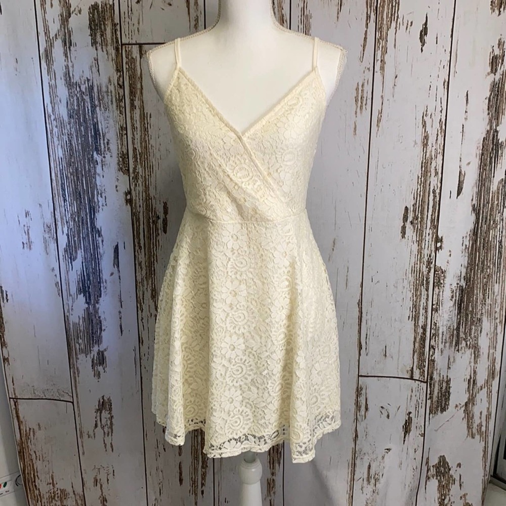 Mossimo Supply Co. V neck Off white Lace Dress